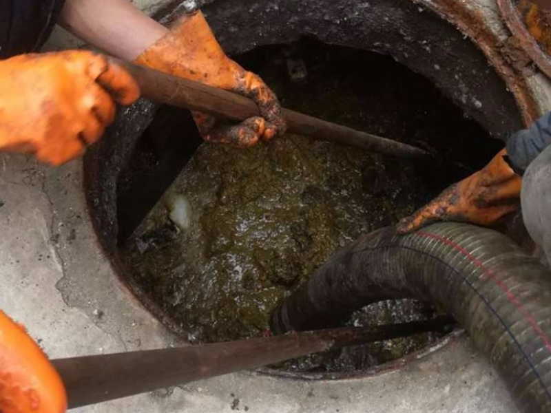 高新区清抽化粪池 高压清洗疏通窨井 改独立下水管道